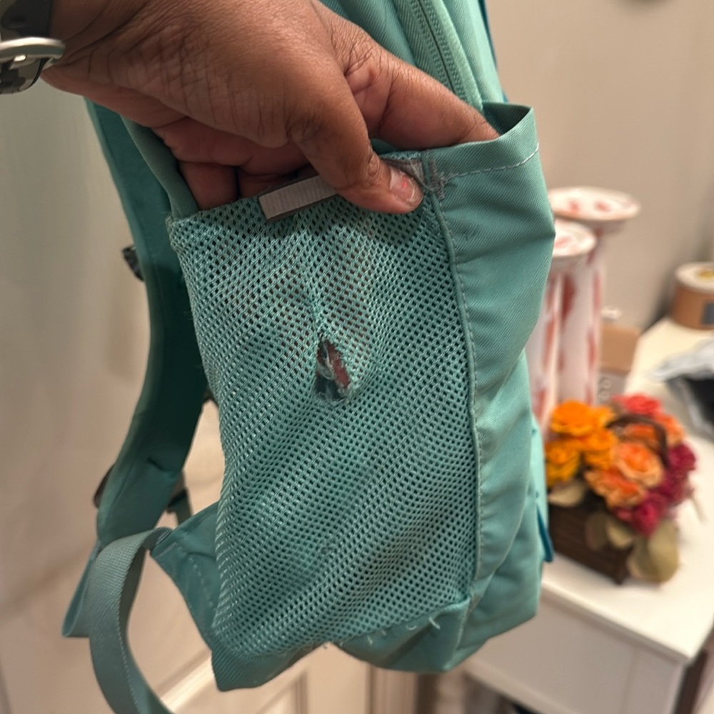 The NORTH FACE Women's Jester Commuter Laptop Backpack Wasabi/Harbor Blue - Picture 3 of 11